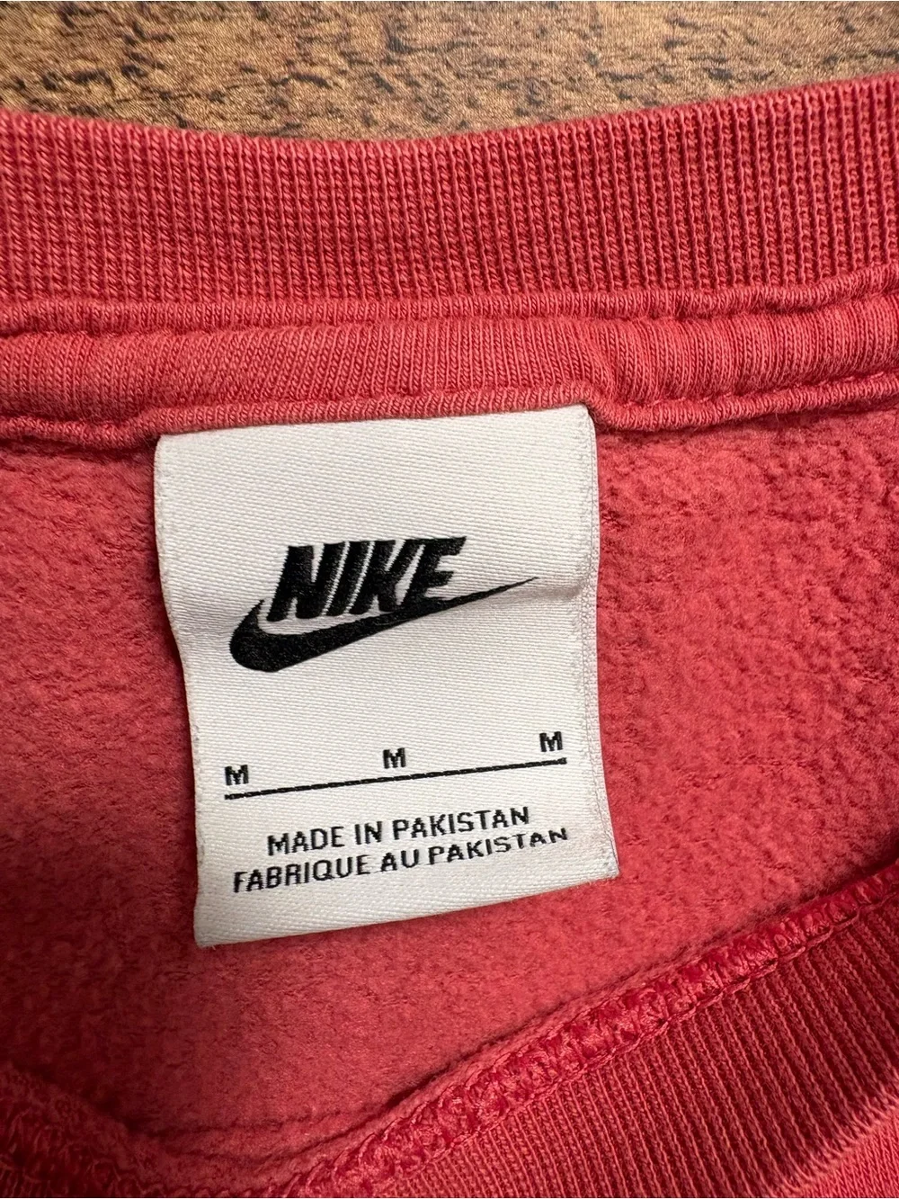 Nike Women’s Crewneck Sweatshirt Size Medium coral pink W039